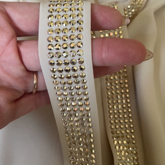 SIS SIS buff sleeveless top with studded tie, M - Picture 5 of 5